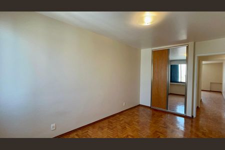 Apartamento à venda com 117m², 2 quartos e 1 vaga Apartamento à venda com 117m², 2 quartos e 1 vagaQuarto
