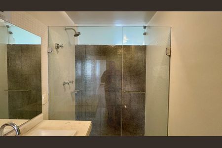 Apartamento à venda com 117m², 2 quartos e 1 vaga Apartamento à venda com 117m², 2 quartos e 1 vagaBanheiro