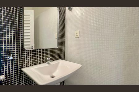 Apartamento à venda com 117m², 2 quartos e 1 vaga Apartamento à venda com 117m², 2 quartos e 1 vagaBanheiro da Suíte