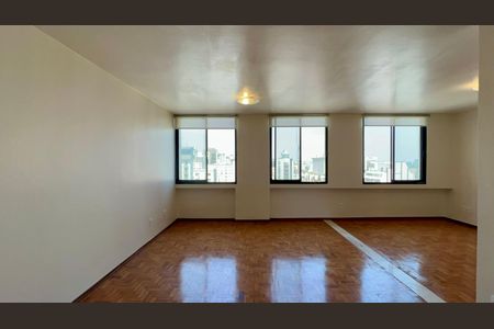 Apartamento à venda com 117m², 2 quartos e 1 vaga Apartamento à venda com 117m², 2 quartos e 1 vagaSala