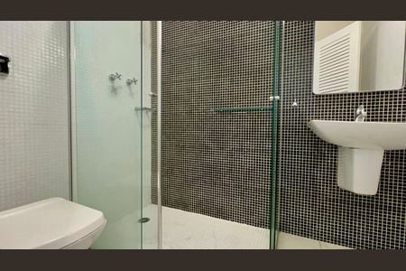 Apartamento à venda com 117m², 2 quartos e 1 vaga Apartamento à venda com 117m², 2 quartos e 1 vagaBanheiro da Suíte