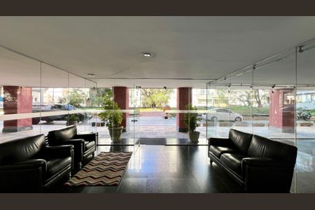 Apartamento à venda com 117m², 2 quartos e 1 vaga Apartamento à venda com 117m², 2 quartos e 1 vagaHall de entrada