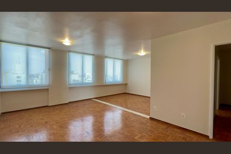 Apartamento à venda com 117m², 2 quartos e 1 vaga Apartamento à venda com 117m², 2 quartos e 1 vagaSala
