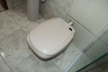 Banheiro Social de apartamento para alugar com 2 quartos, 110m² em Outeiro de Passárgada, Cotia