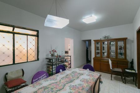 Casa para alugar com 360m², 4 quartos e 1 vaga