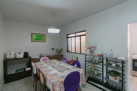 Casa para alugar com 360m², 4 quartos e 1 vaga