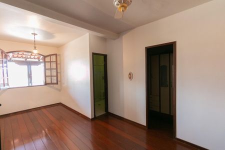 Casa para alugar com 360m², 4 quartos e 1 vaga