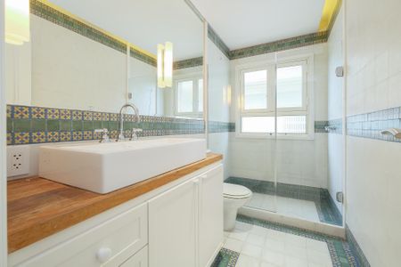 Apartamento à venda com 268m², 2 quartos e 4 vagasBanheiro