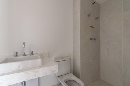 Banheiro de apartamento à venda com 3 quartos, 137m² em Chácara Santo Antônio, São Paulo