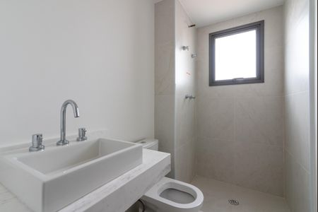 Banheiro de apartamento à venda com 3 quartos, 137m² em Chácara Santo Antônio, São Paulo