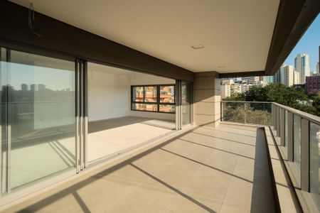 Apartamento à venda com 260m², 3 quartos e 3 vagasVaranda