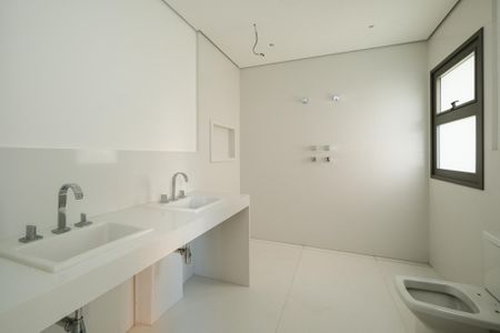 Apartamento à venda com 260m², 3 quartos e 3 vagasBanheiro