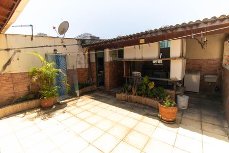 Casa à venda com 320m², 5 quartos e sem vagaÁrea externa