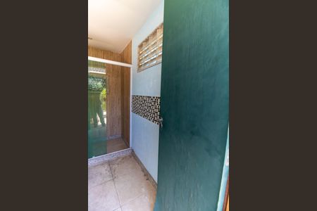 Casa à venda com 320m², 5 quartos e sem vagaBanheiro Externo