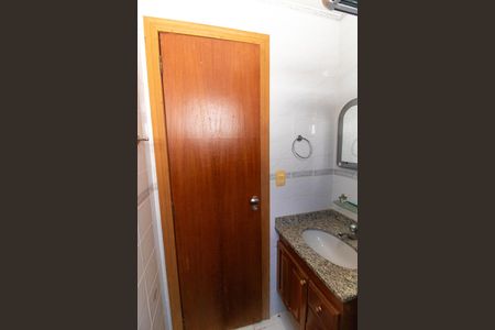 Casa à venda com 320m², 5 quartos e sem vagaBanheiro da Suíte