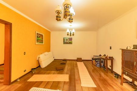 Casa à venda com 3 quartos, 203m² em Cidade Vargas, São Paulo