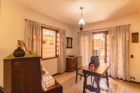 Casa à venda com 3 quartos, 203m² em Cidade Vargas, São Paulo