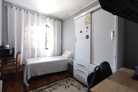 Casa à venda com 168m², 3 quartos e 2 vagasQuarto 3