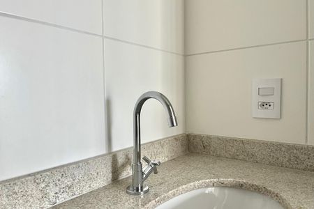 Apartamento à venda com 81m², 3 quartos e 1 vaga Apartamento à venda com 81m², 3 quartos e 1 vagaBanheiro Corredor