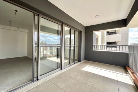 Apartamento à venda com 81m², 3 quartos e 1 vaga Apartamento à venda com 81m², 3 quartos e 1 vagaVaranda