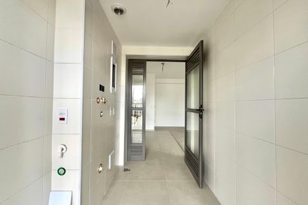 Apartamento à venda com 81m², 3 quartos e 1 vaga Apartamento à venda com 81m², 3 quartos e 1 vagaÁrea de Serviço