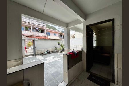 Apartamento à venda com 128m², 4 quartos e sem vagaVaranda