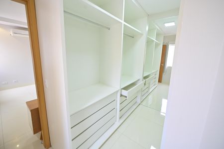 Apartamento para alugar com 200m², 4 quartos e 1 vagaCloset da Suíte 1