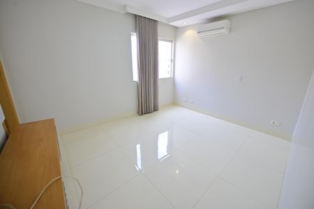 Apartamento para alugar com 200m², 4 quartos e 1 vagaSuíte 1