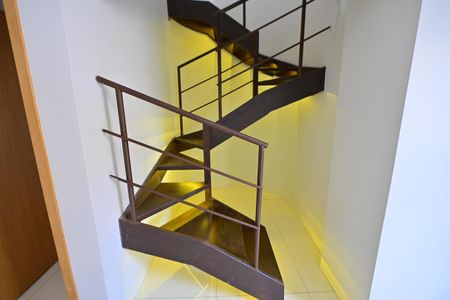 Apartamento para alugar com 200m², 4 quartos e 1 vagaEscada