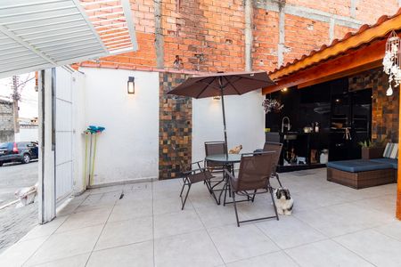 Casa à venda com 115m², 3 quartos e 2 vagasQuintal