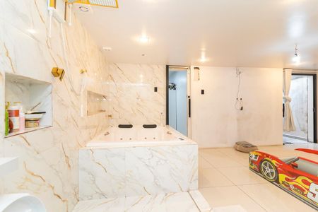 Casa à venda com 115m², 3 quartos e 2 vagasBanheiro da Suíte