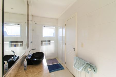 Casa de condomínio à venda com 317m², 4 quartos e 4 vagasBanheiro da Suíte 3