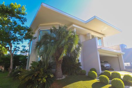 Casa de condomínio à venda com 317m², 4 quartos e 4 vagasFachada