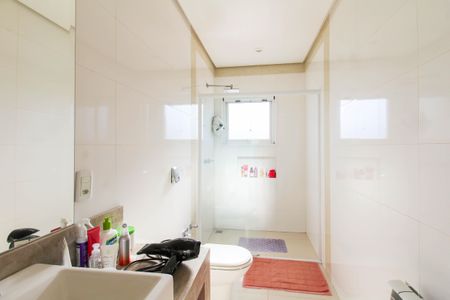 Casa de condomínio à venda com 317m², 4 quartos e 4 vagasBanheiro da Suíte 2