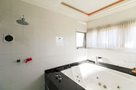 Casa de condomínio à venda com 317m², 4 quartos e 4 vagasBanheiro da Suíte 4