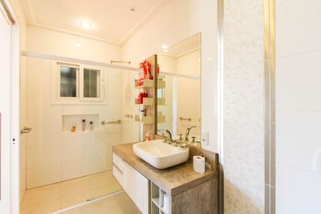 Casa de condomínio à venda com 317m², 4 quartos e 4 vagasBanheiro da Suíte 1