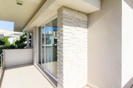 Casa de condomínio à venda com 317m², 4 quartos e 4 vagasVaranda da Suíte 2