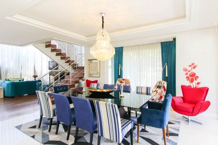 Sala de casa de condomínio à venda com 4 quartos, 317m² em Igara, Canoas