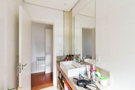 Casa de condomínio à venda com 317m², 4 quartos e 4 vagasBanheiro da Suíte 2