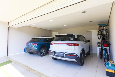 Casa de condomínio à venda com 317m², 4 quartos e 4 vagasÁrea externa