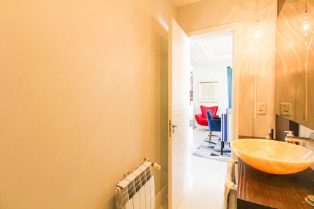 Casa de condomínio à venda com 317m², 4 quartos e 4 vagasLavabo