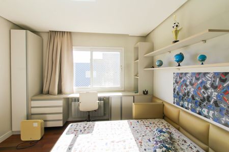 Casa de condomínio à venda com 317m², 4 quartos e 4 vagasSuíte 3