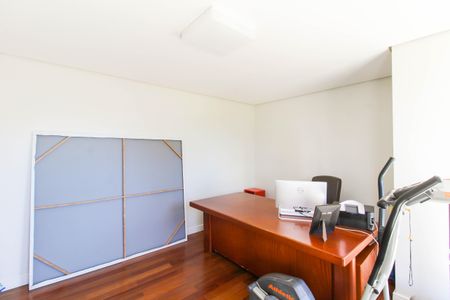 Casa de condomínio à venda com 317m², 4 quartos e 4 vagasSuíte 2