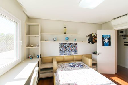 Casa de condomínio à venda com 317m², 4 quartos e 4 vagasSuíte 3