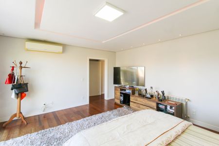 Casa de condomínio à venda com 317m², 4 quartos e 4 vagasSuíte 4