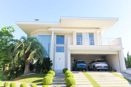 Casa de condomínio à venda com 317m², 4 quartos e 4 vagasFachada