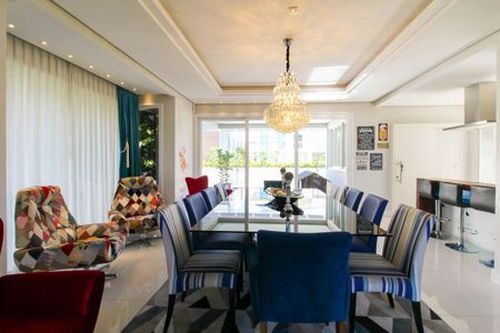 Casa de condomínio à venda com 317m², 4 quartos e 4 vagasSala