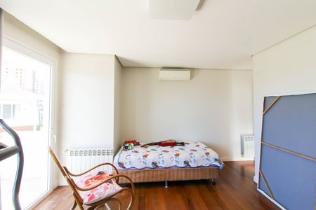 Casa de condomínio à venda com 317m², 4 quartos e 4 vagasSuíte 2