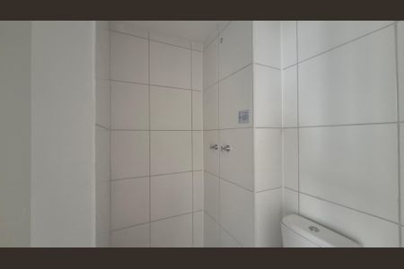 Apartamento à venda com 37m², 2 quartos e sem vaga Apartamento à venda com 37m², 2 quartos e sem vagaBanheiro