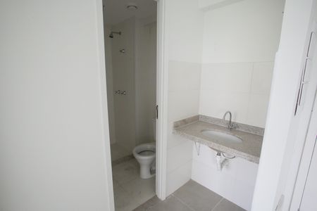 Banheiro de apartamento para alugar com 2 quartos, 60m² em Taquara, Rio de Janeiro